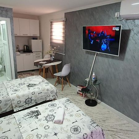 Cozzy Apartment Near The Aiport Podgorica Exteriér fotografie