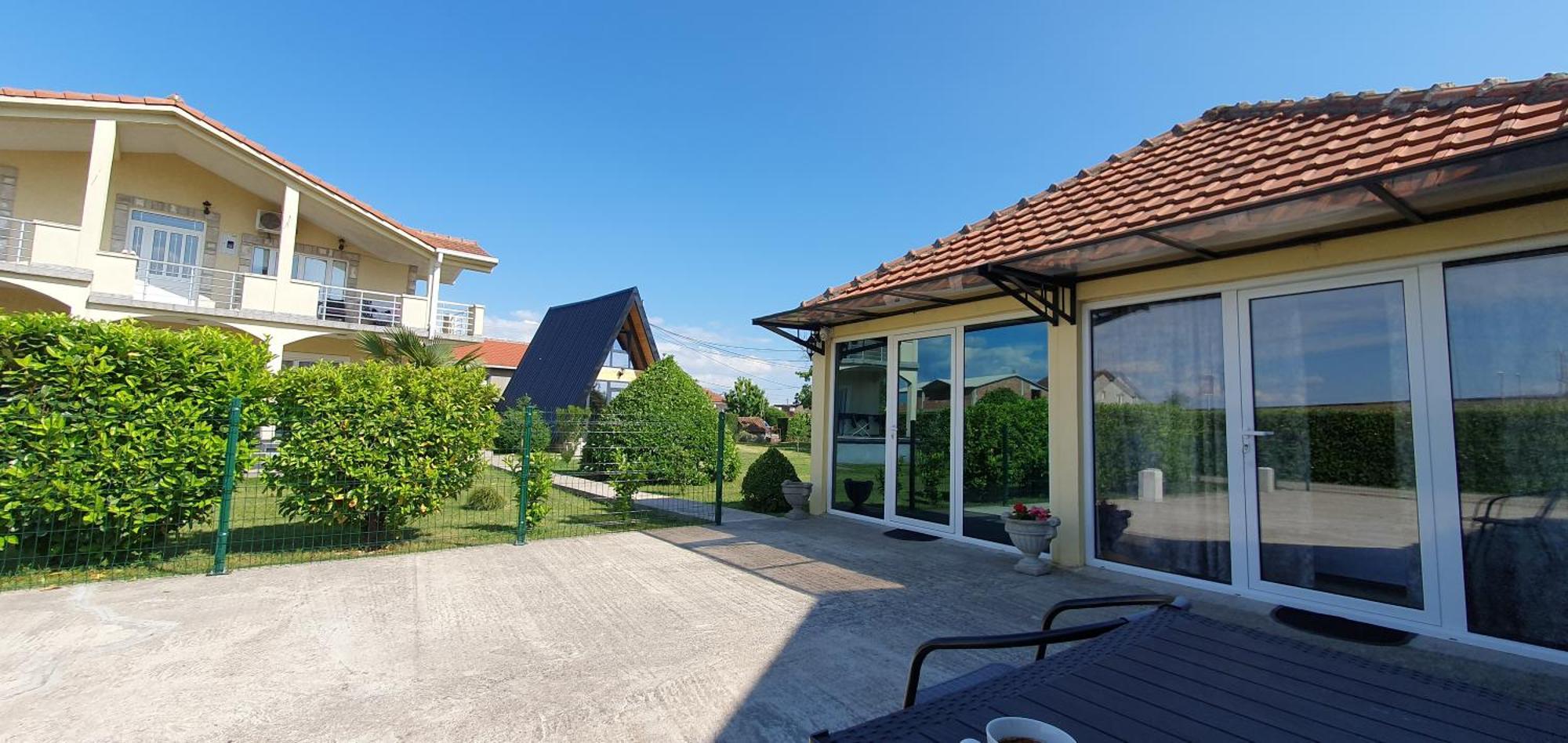 Cozzy Apartment Near The Aiport Podgorica Exteriér fotografie